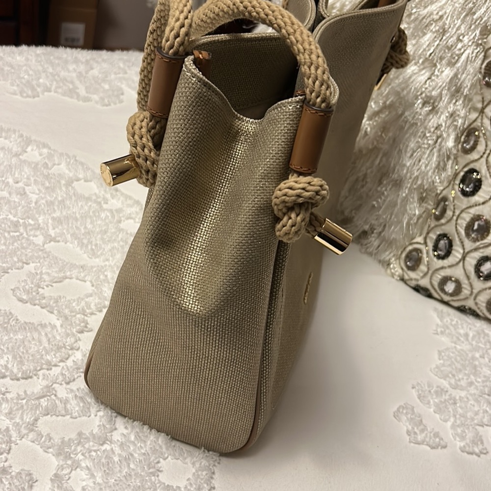 Michael Kors Isla - Canvas and leather - Picture 5 of 8